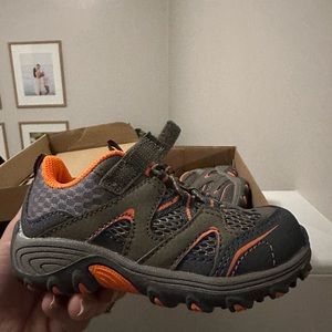 NWT Toddler hiking shoes (Merrell)